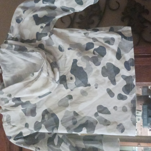 $5 Or 5 For $15  Adidas tshirt - Picture 2 of 3